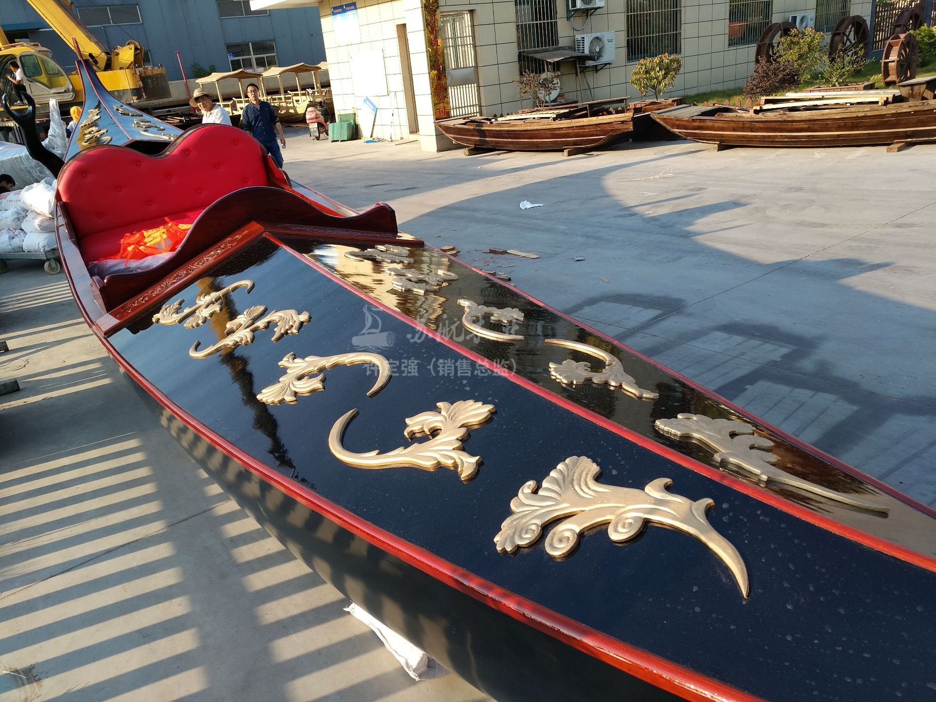 苏航厂家定制5米装饰贡多拉手划船蓝色豪华版贡多拉经典欧式游船示例图3