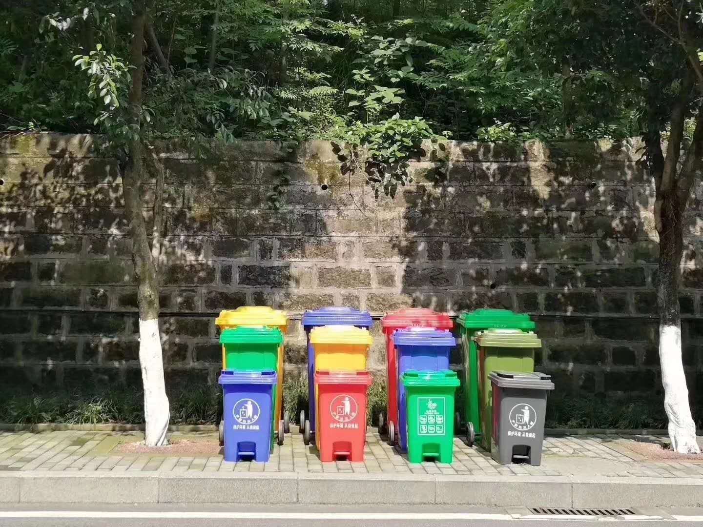 台江县120L加厚上挂车塑料垃圾桶新料新标分类环卫垃圾桶厂家报价