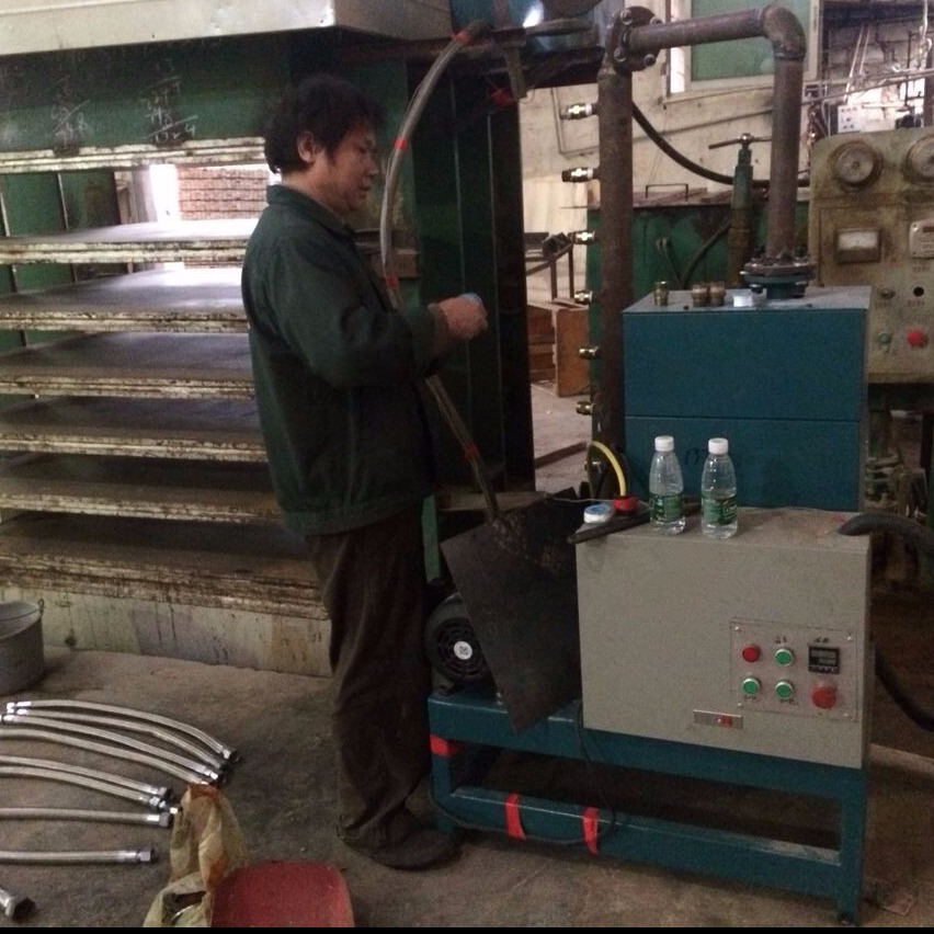亨力特多层专业改装热压机锅炉加热改成电加热