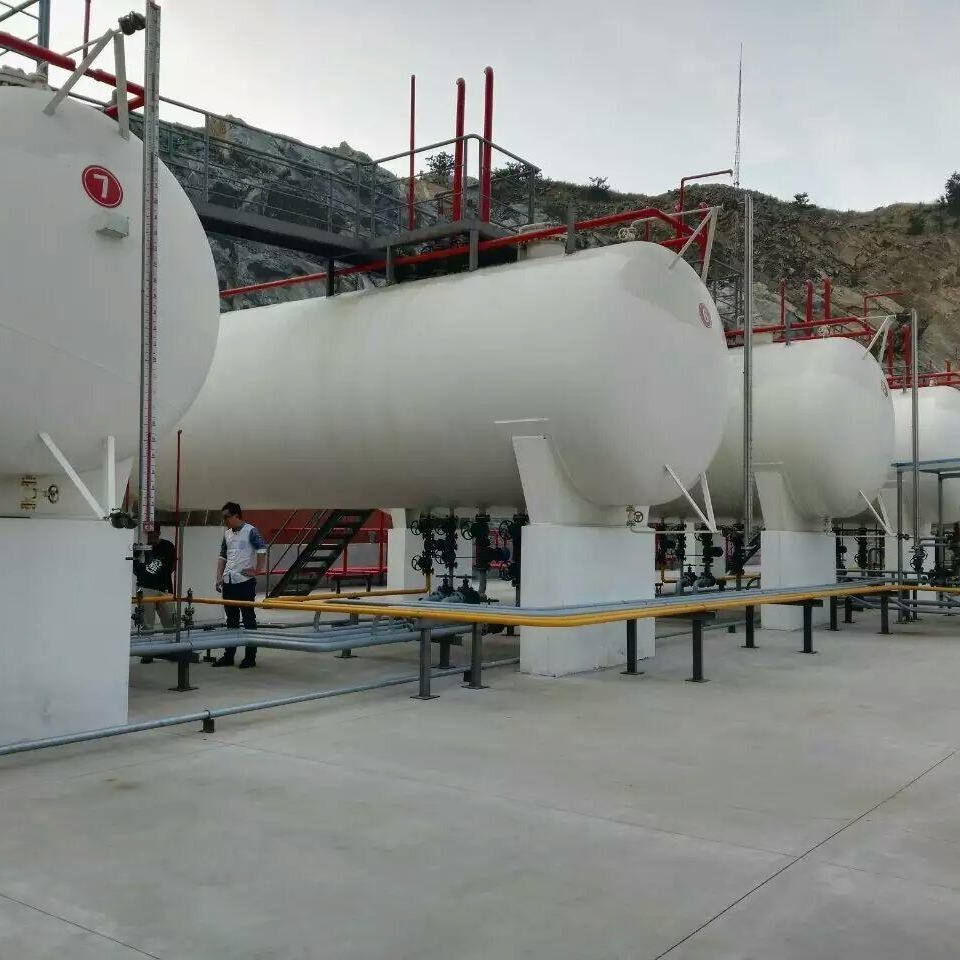 常年高价回收二手燃气设备  LNG槽车 LNG加气站设备     LNG气化站建设项目