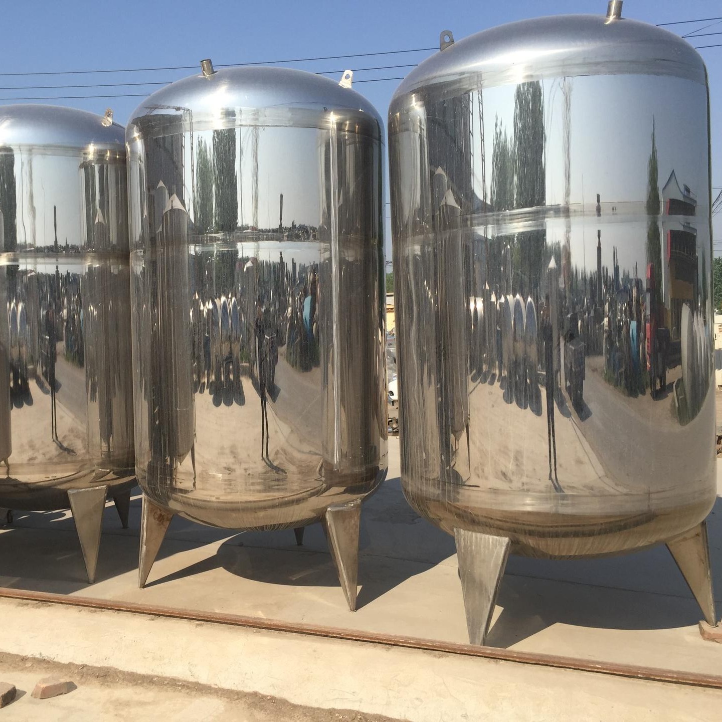 出售1000升牛奶专用保温罐5台   各种型号不锈钢储罐  二手不锈钢发酵罐价格