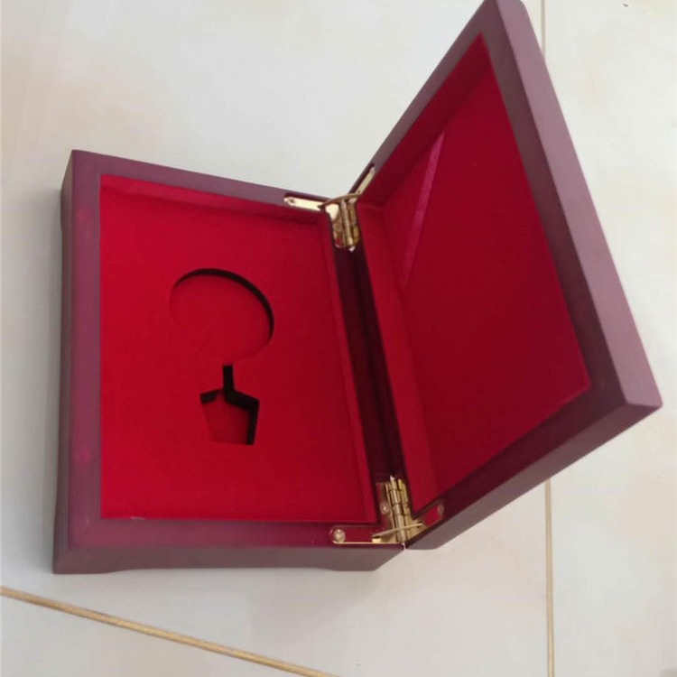 钢琴漆木盒 精品红木盒 众鑫骏业喷金属漆实木盒定做制作专业包装厂图片