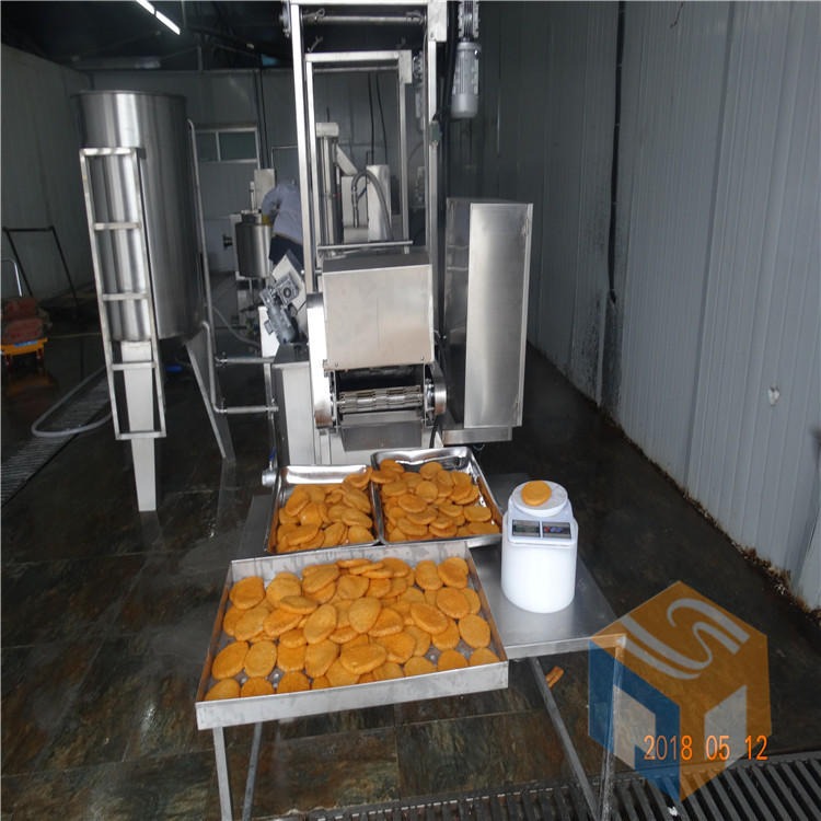全自动人造肉排油炸机 尚品牌SP-400型肉排油炸机 人造肉饼油炸生产线设备图片