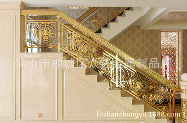众钰 酒店别墅铝艺护栏 铝板雕刻护栏镀金色更精致楼梯上的风景线