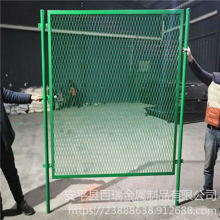 安平百瑞供应钢板网隔离栅 浸塑钢板网隔离栅 公路钢板网护栏厂家图片