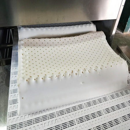 乳胶枕头微波干燥机 乳胶枕头烘干机 乳胶枕头微波烘干设备 微波乳胶枕头干燥设备