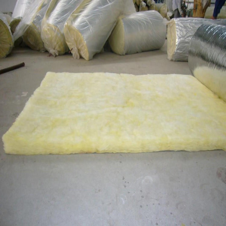华美玻璃棉卷毡供应新县价格 电厂蒸汽管道保温玻璃棉毡厚度尺寸