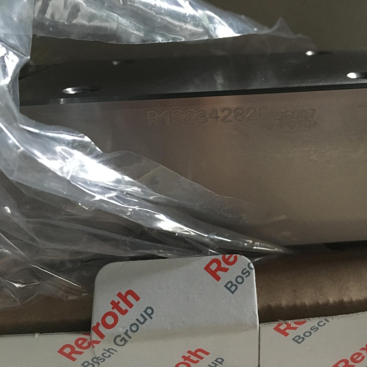 REXROTH/力士乐滑块导轨 Rexroth滑块重型导轨滚柱滑块 R18245232X现货销售