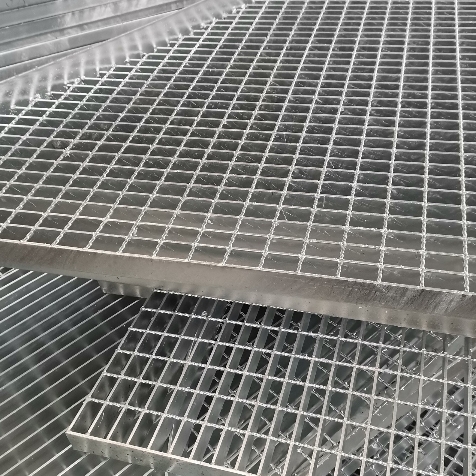 镀锌格栅Q235 热镀锌钢格板 电镀钢格栅板 承重10吨 结实耐用 鼎佳