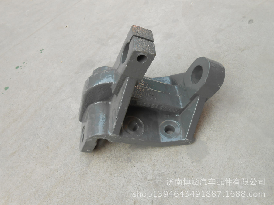 现货销售中国重汽前钢板前支架       AZ9725520007示例图1