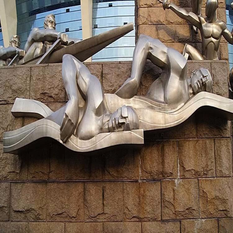不锈钢雕塑  墙挂雕塑 抽象人物游泳雕塑 怪工匠