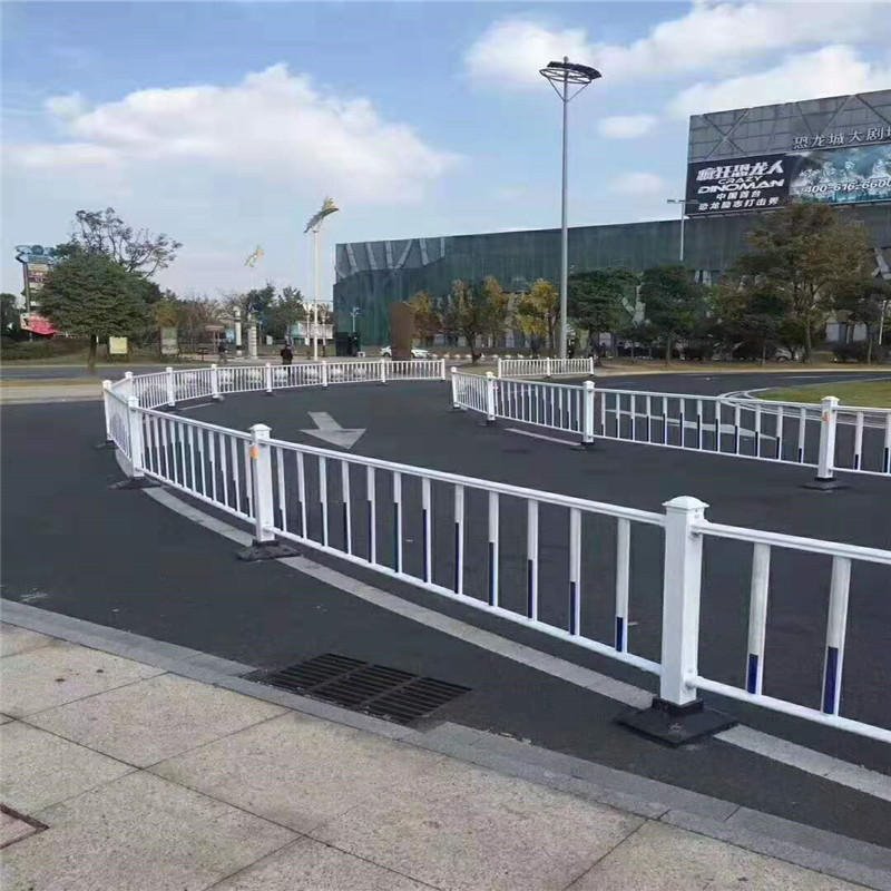 中峰批发零售 市政护栏 道路中间隔离护栏 锌钢护栏 京式护栏  支持定做
