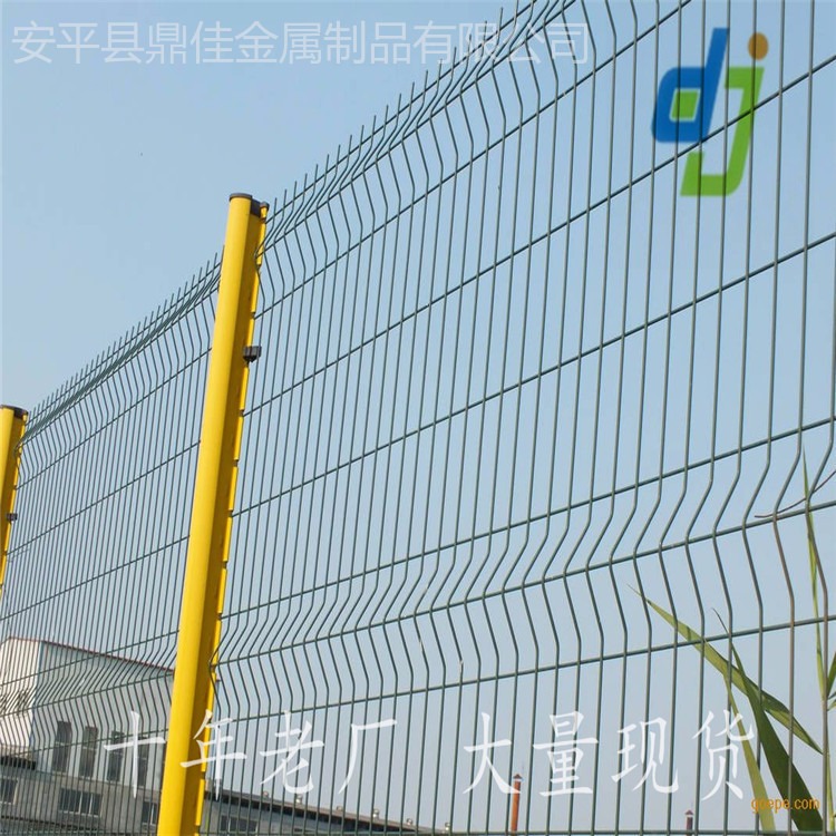 赛马场护栏 围栏钢丝网 幼儿园护栏网 基坑护栏网价格 铁丝网围栏护栏 国标质量
