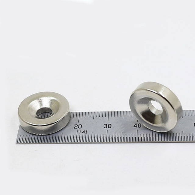 磁铁厂家定做沉孔强磁20x4-5mm 带孔吸铁石N35钕铁硼圆形打孔磁铁