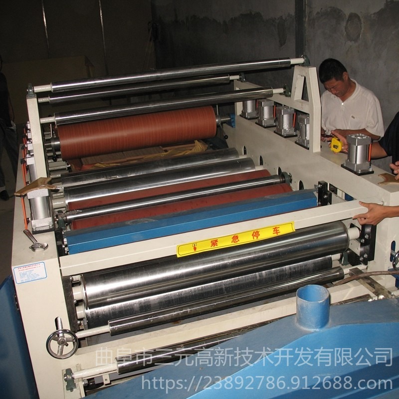 1320型竹木纤维木饰面板贴面机 大型玻镁砂光板贴面机 20年生产厂家图片
