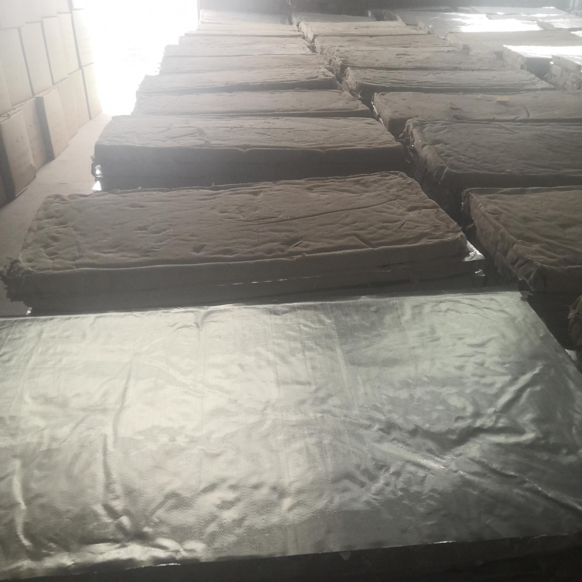 憎水硅酸盐板  CAS铝镁质保温材料 硅酸铝镁质板