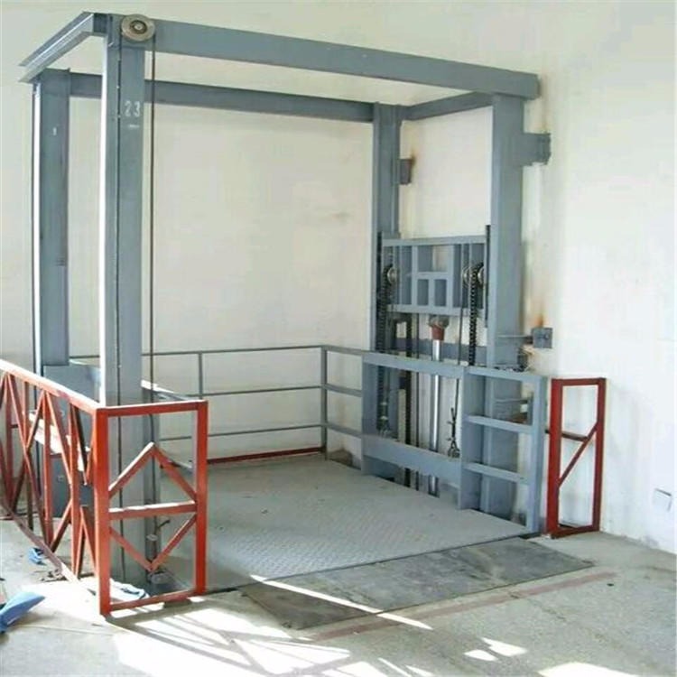 六盘水升降货梯厂家 定制电动升降平台 导轨小型货梯 液压升降平台 简易货梯