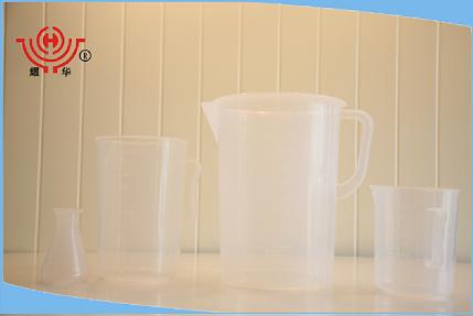 厂家热销供应25ml塑料量杯 实验室用PP塑料量杯