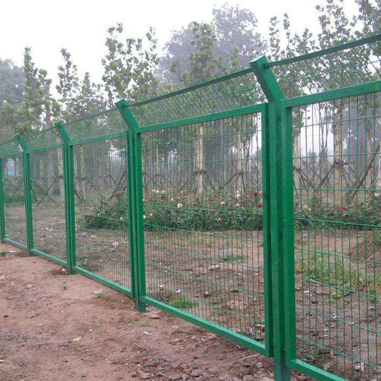 火车道路旁护栏网  隔离栅厂家  浏阳市铁路护栏网生产示例图6
