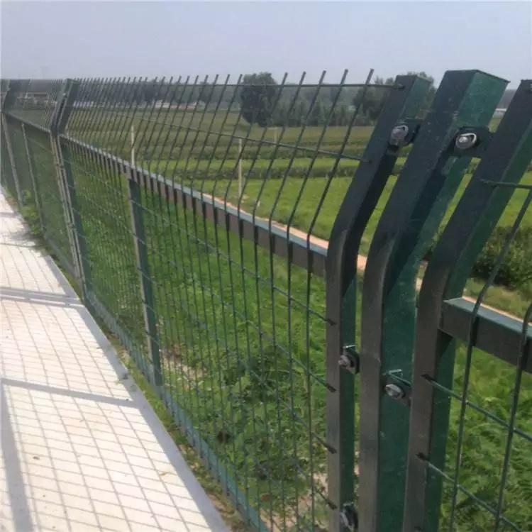 厂区护栏网 折弯护栏网 昌邦 高速道路双边防护栏网