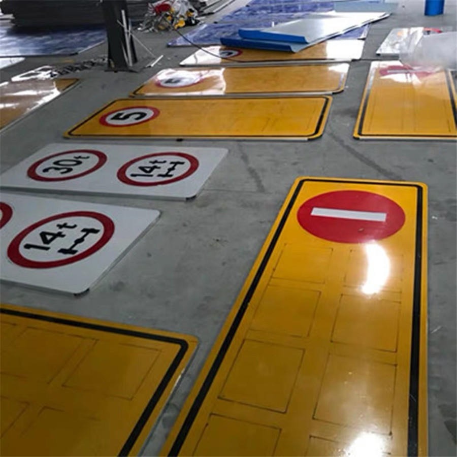 交通标志牌立杆 道路标识指示牌 镀锌管标志杆 设施工警示标牌定做