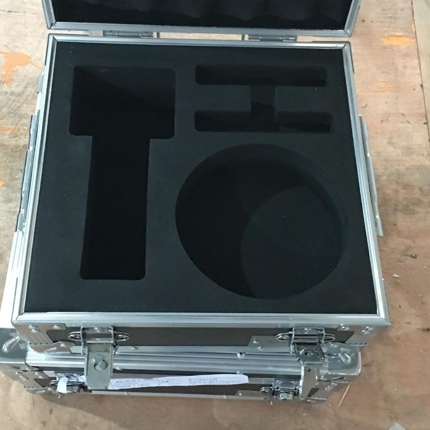 铝合金包装箱 铝合金道具箱 铝合金铝箱 铝合金防震箱生产找长安三峰铝箱厂图片