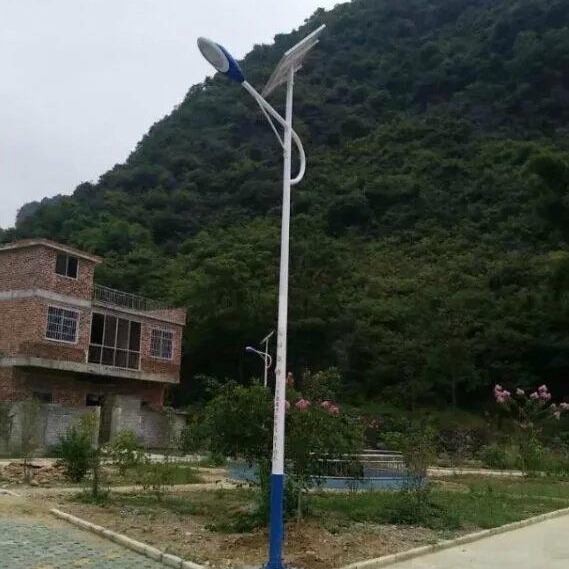 厂家批发新农村锂电池款太阳能路灯