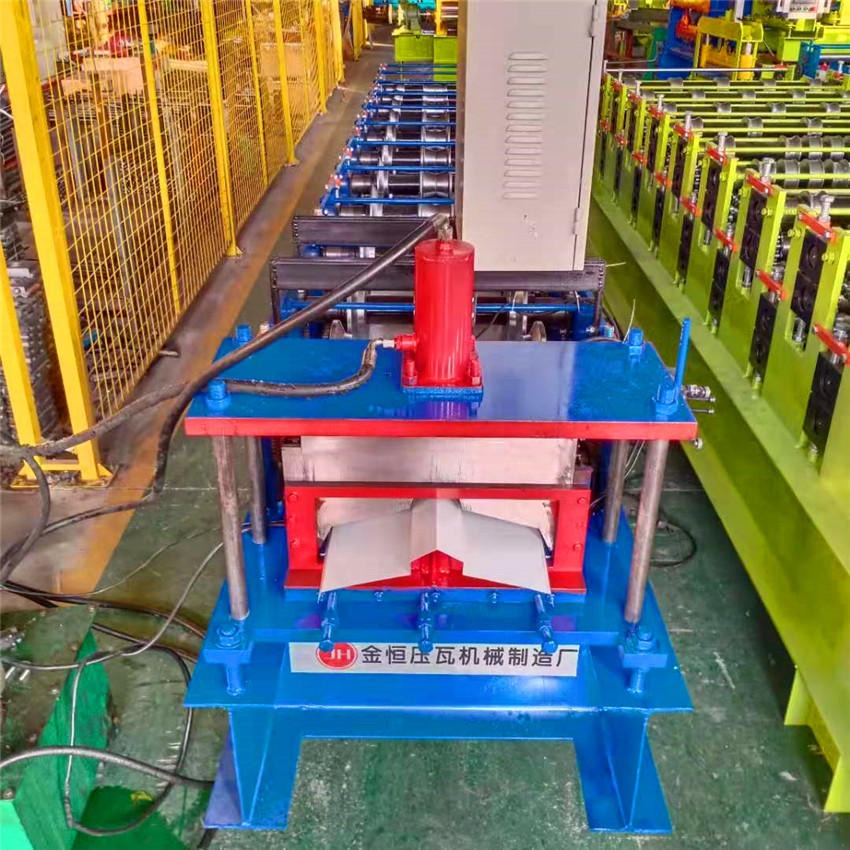 全自动屋脊瓦压瓦机设备 500屋脊瓦成型机 金恒压瓦机 彩钢屋脊瓦机械图片
