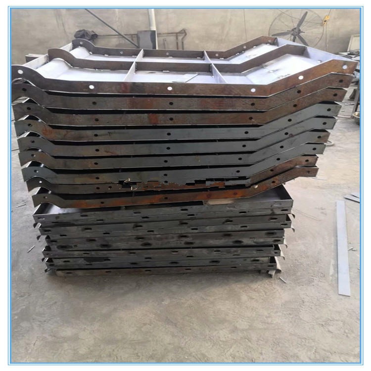 惠州高铁护栏模具 水泥护栏钢模具形状可定制 方达