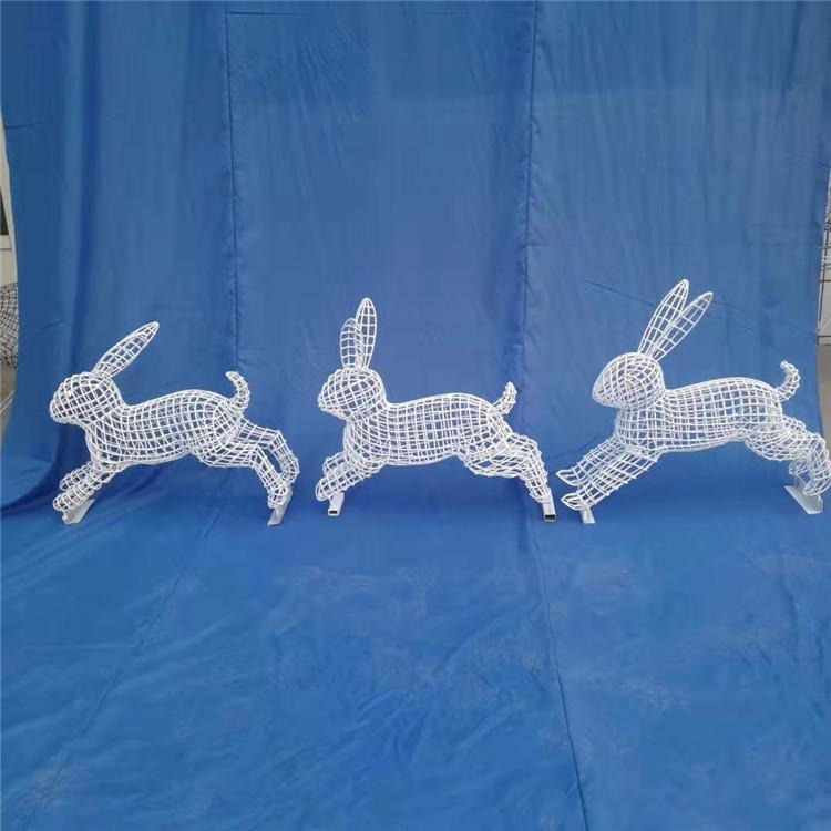 铁丝网格编织兔子雕塑 铁艺镂空兔子雕塑 不锈钢镂空兔子雕塑 唐韵园林