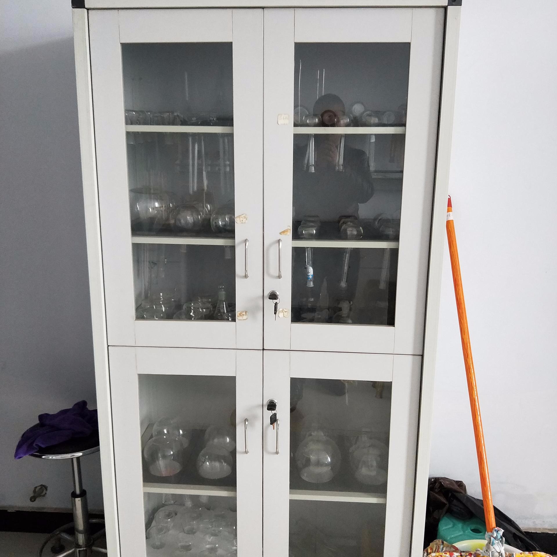 成都金奥实验设备提供各种实验室家具  通风柜 实验台 边台 仪器设备台