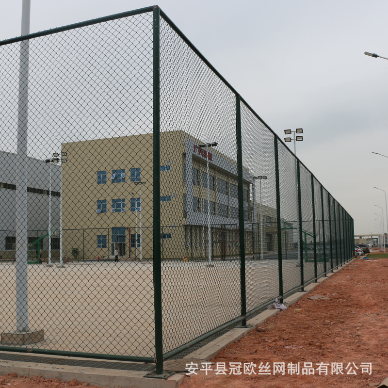 五人制pe足球场周边围网足球场围栏网足球场金属护栏网施工厂家示例图8