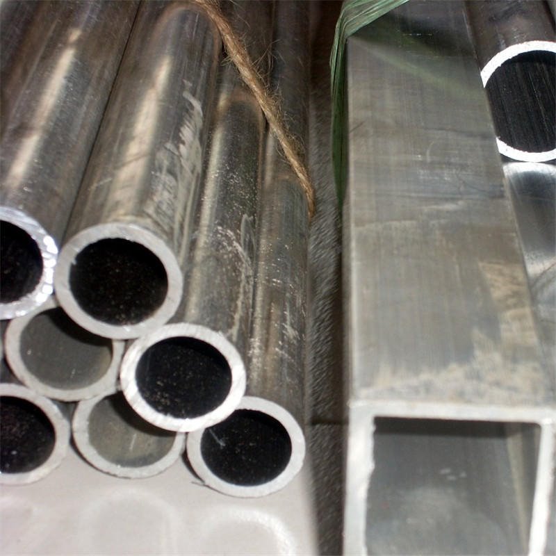 专业生产无缝方矩管 结构用冷弯空心型钢 各种方矩管质量保证