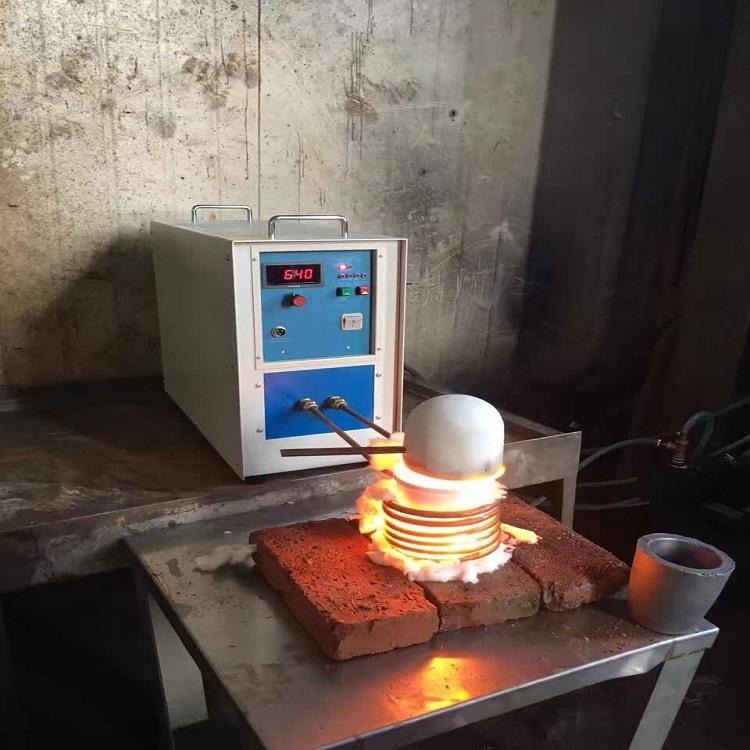 自制小型焦炭熔铜炉图片