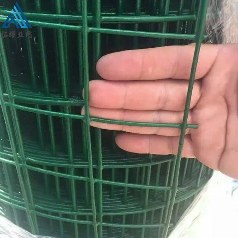 养鸡铁丝网围栏，家禽隔离防护网