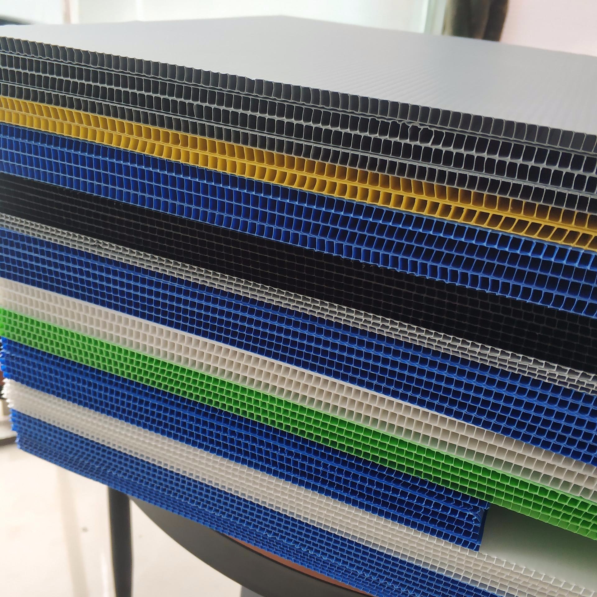 塑料中空板，蓝色中空板，透明pp万通板，绿色塑料瓦楞板，钙塑板