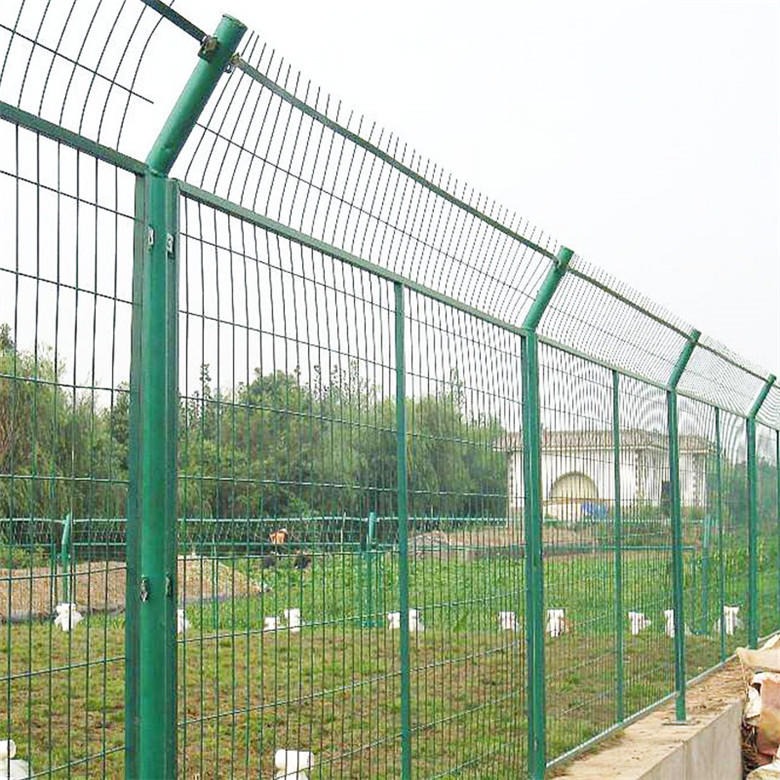尊迈焊接框架护栏网 养殖框架防护围栏 临时公路护栏网厂家 焊接框架护栏网