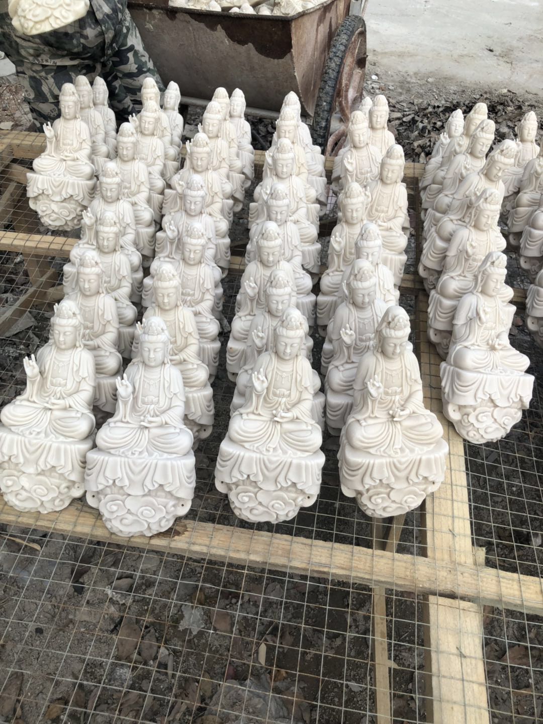 温州慈宏生产厂家极彩三宝佛佛像 站像三宝佛佛像 释迦牟尼佛佛像 寺院用图片