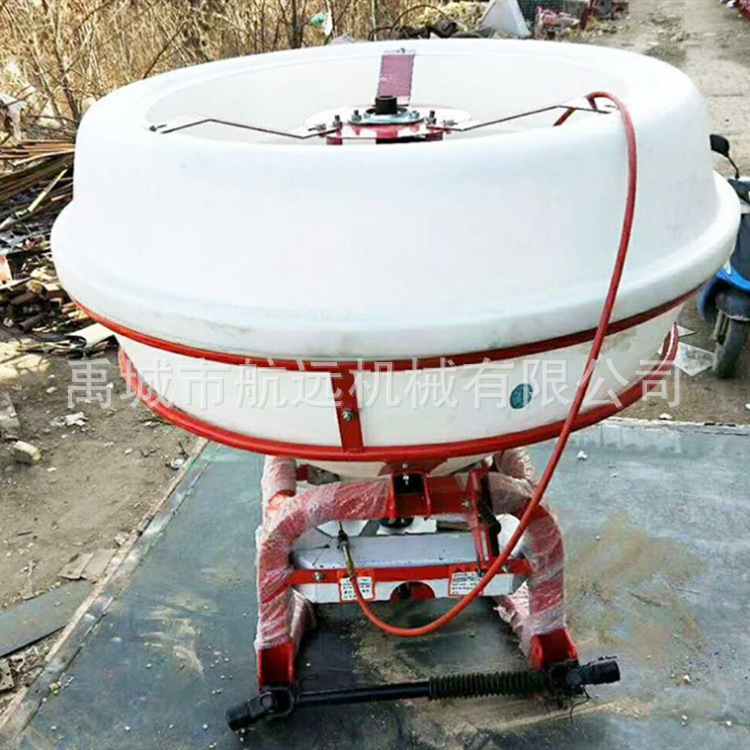 新型带搅拌装置的撒肥机  拖拉机后置的多种肥料均匀搅拌的扬肥机