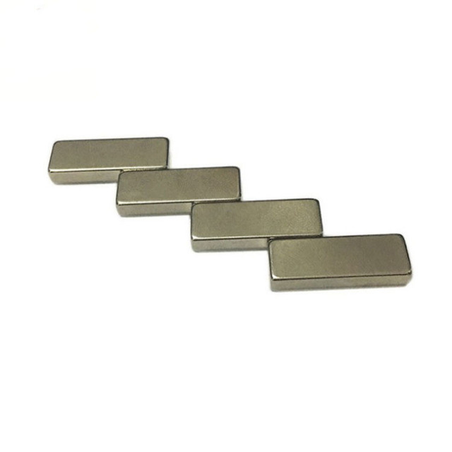 厂家供应钕铁硼强磁  长方形不带孔强力条  门窗柜吸铁石 磁钢磁铁
