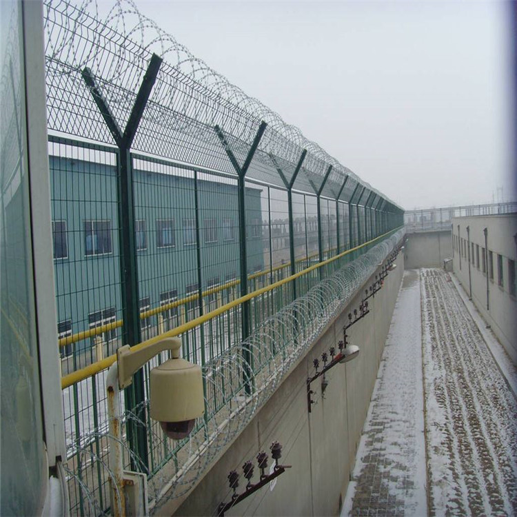 厂家供应护栏网   球场护栏网   江门车间隔离栅示例图11