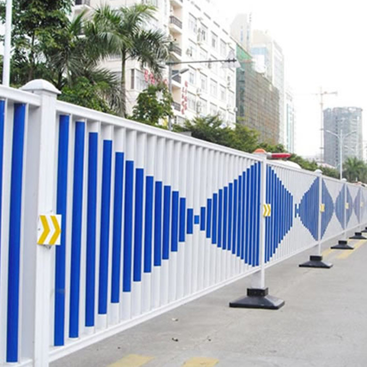 厂家直销 道路护栏 白钢护栏 镀锌交通安全护 栏市政护栏 道路防撞隔离栏 可定制