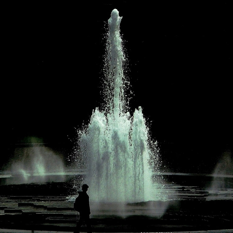 贵州大型音乐喷泉湖中漂浮式喷泉音乐喷泉设计厂家