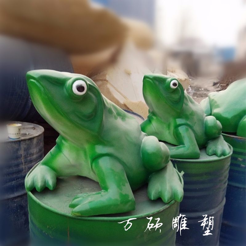 仿真青蛙玻璃钢雕塑 仿真动物雕塑 公园花园小区动物雕塑摆件示例图1