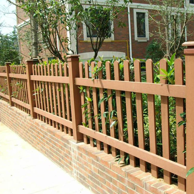 防腐木栏杆 碳化木栅栏围墙围栏篱笆墙 花园实木隔断园林防护栏