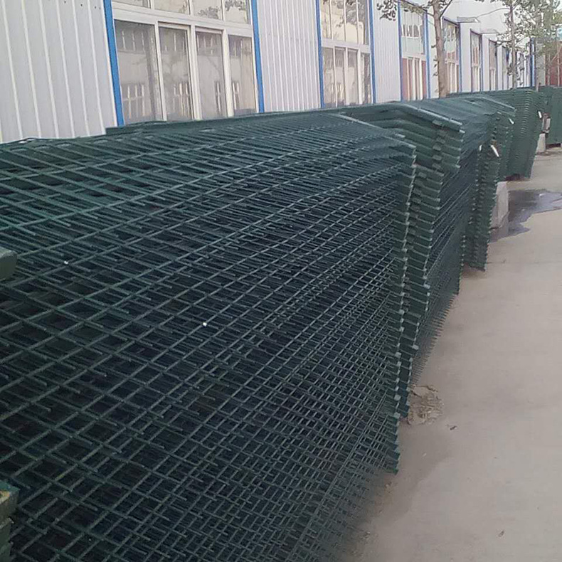 专业生产高速公路双边丝护栏网绿色圈地铁丝隔离网厂家定制钢丝网示例图7