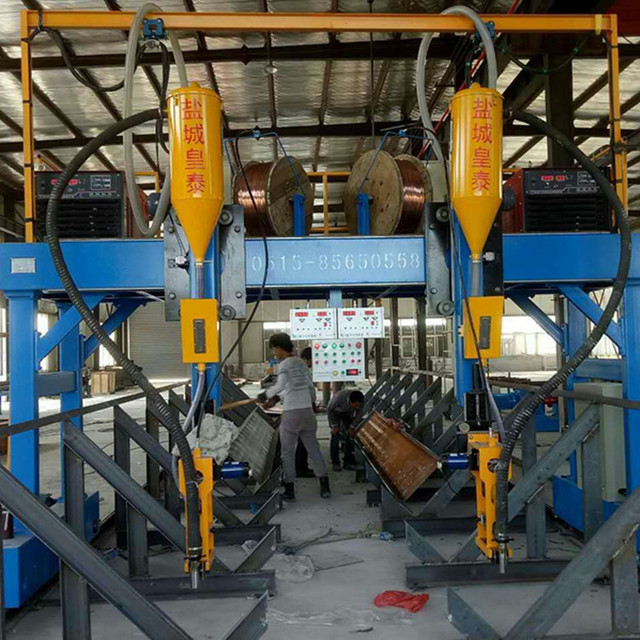 供应H型钢自动埋弧焊机  江苏厂家远销海外钢结构埋弧焊机图片