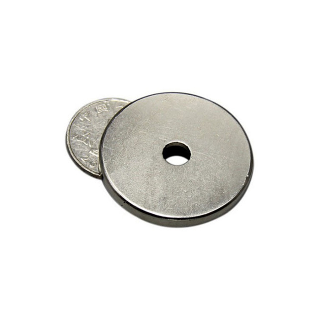 强力磁铁厂家 定制稀土钕磁铁 圆环形通孔直孔圆形磁铁 302-5mm强磁