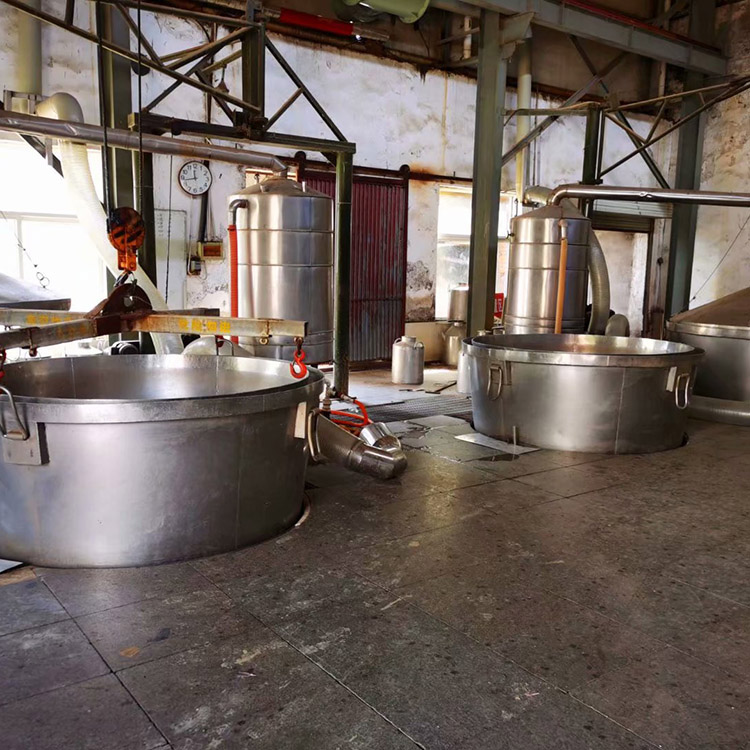 山东大型分体式酿酒设备 厂家供应小型不锈钢酿酒设备 信泰 高品质