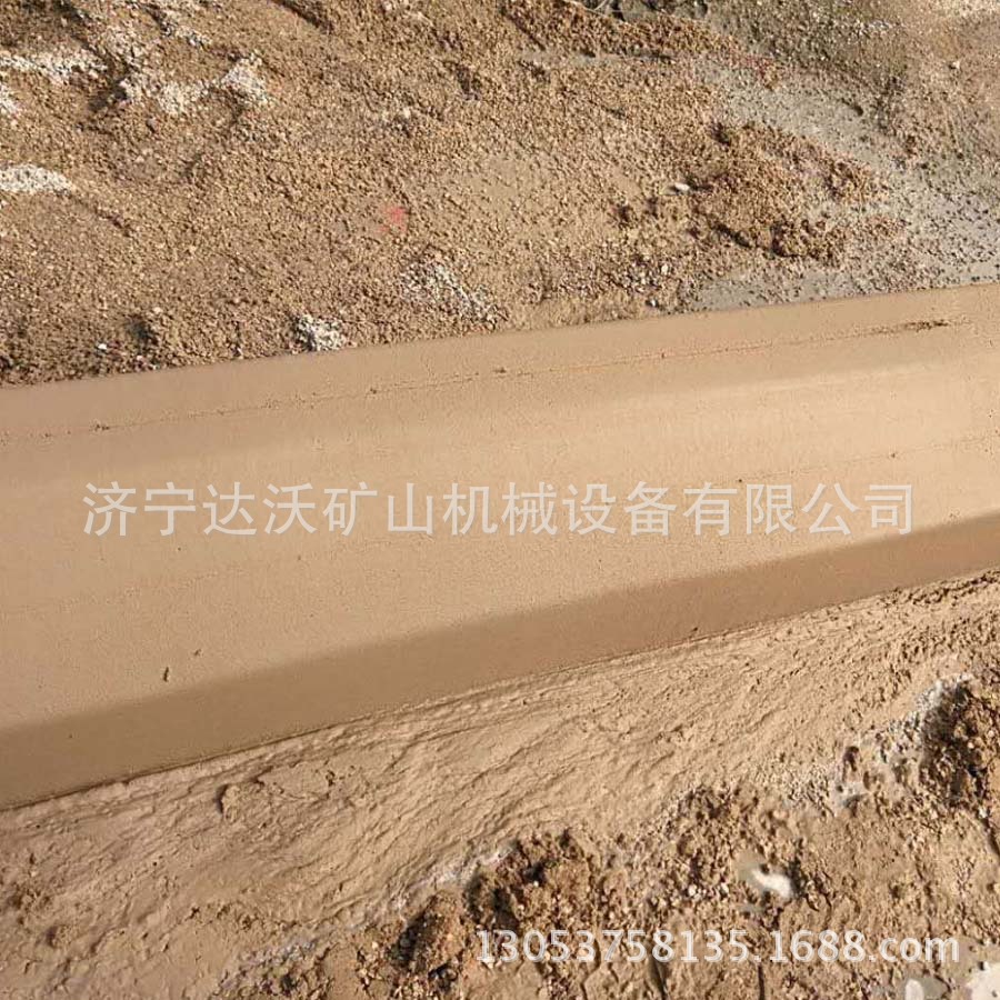 贵州挤压式沥青砂成型机 路肩拦水带成型机 现浇成型方便